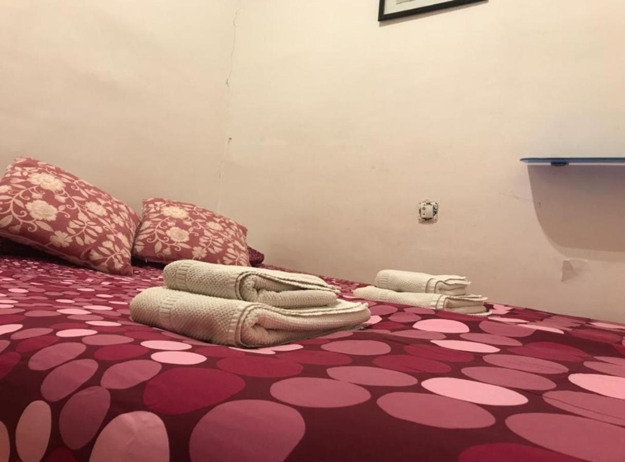 Rustic 2 Bedroom Apartment Poble Sec Barselona Dış mekan fotoğraf